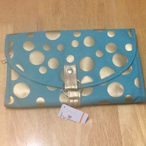 Jewelry or makeup holder for traveling